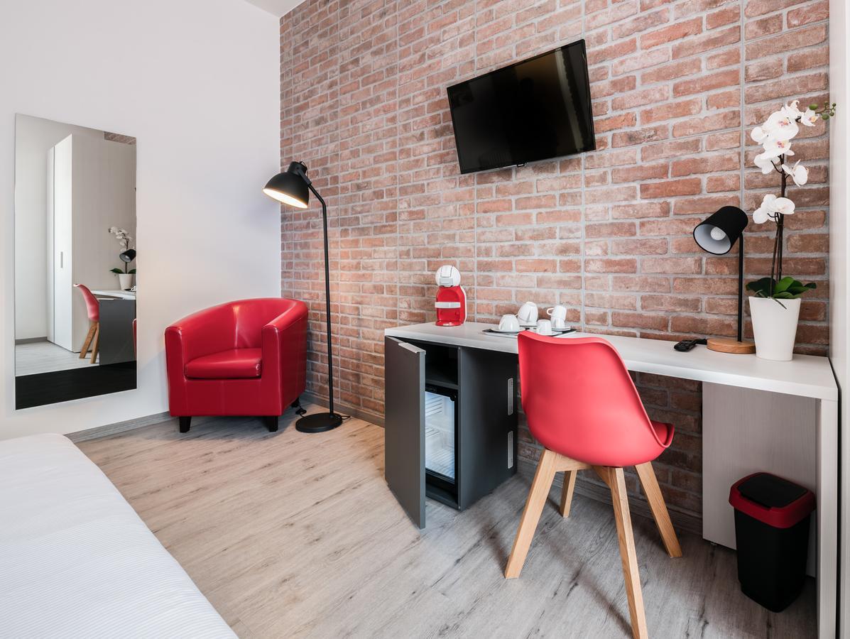 Lele Rooms San Lorenzo โรม ภายนอก รูปภาพ