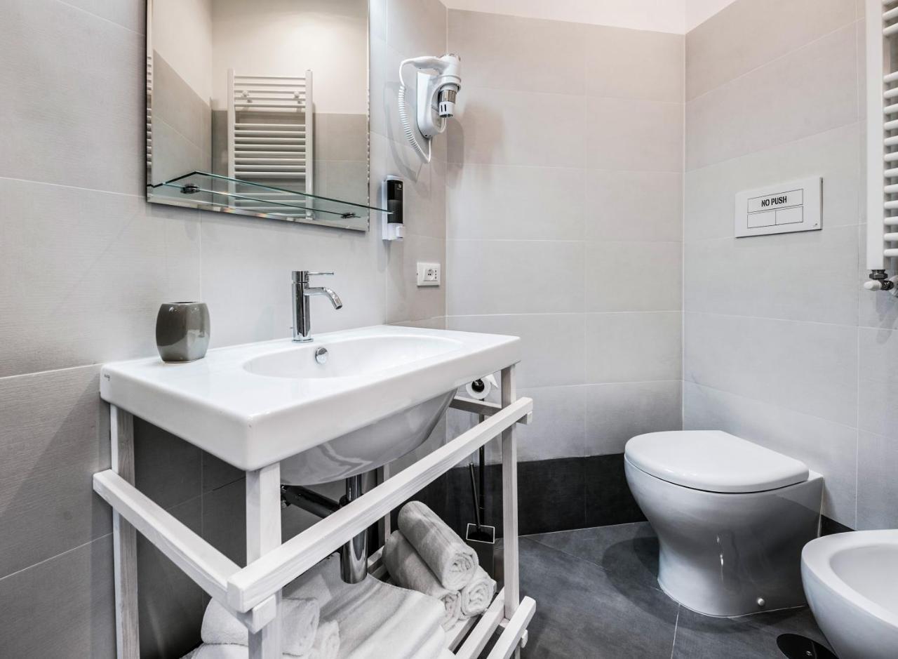 Lele Rooms San Lorenzo โรม ภายนอก รูปภาพ